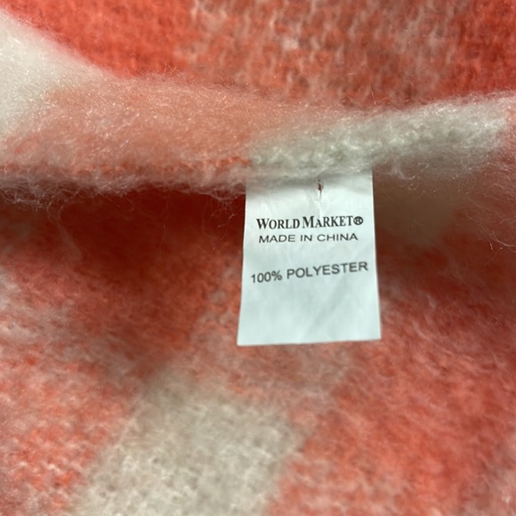 WOMENS WORLD MARKET OVERSIZED PASTEL COLORS FLEECE SCARF WITH POCKETS - Picture 6 of 6